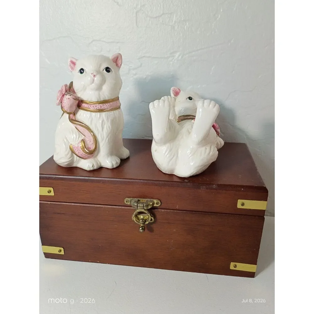 Ceramic Figurine Set White Persian Kittens adorned with pink ribbon collars~VTG~